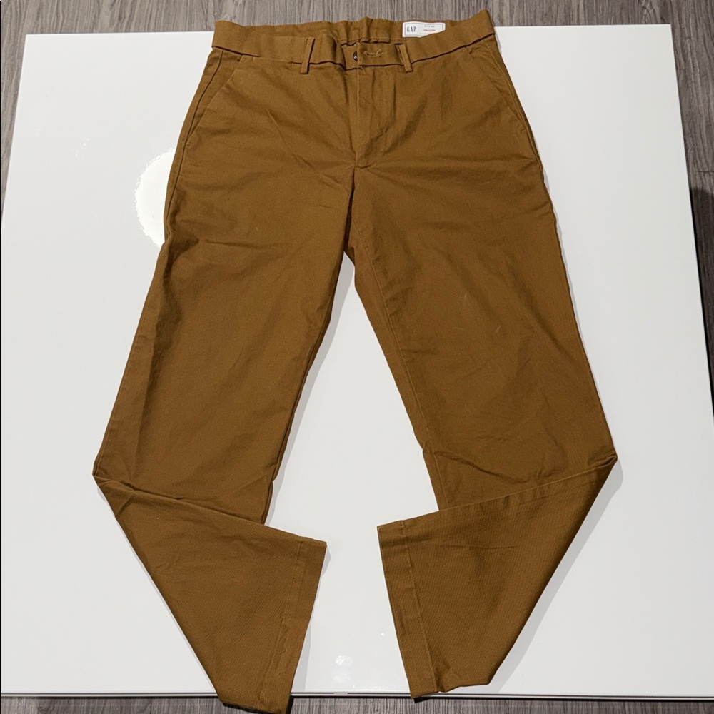 GAP Relaxed Khakis Men’s Size 31x30